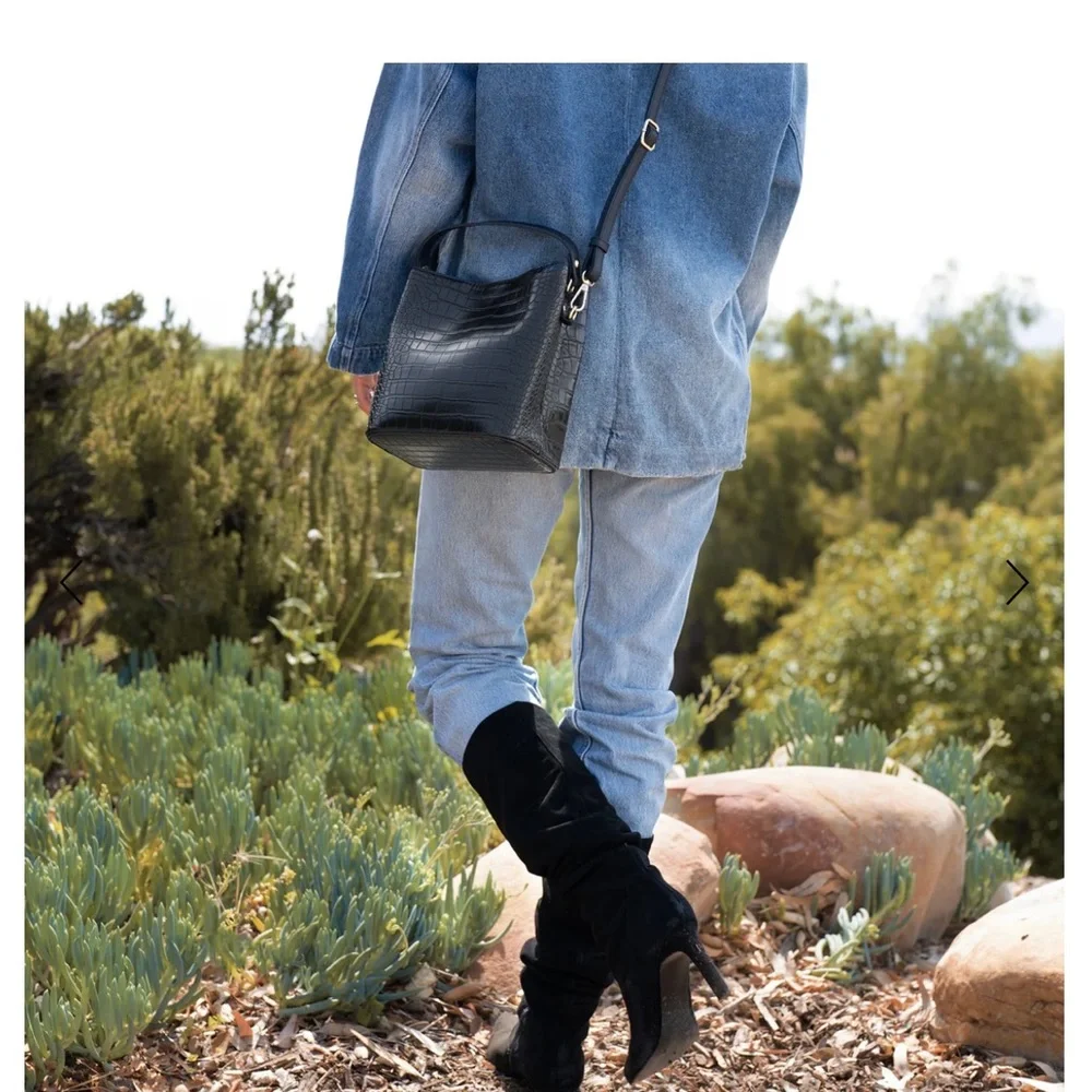 ALL OF THE ABOVE Elena Bucket Bag Black Croc‎ Vegan